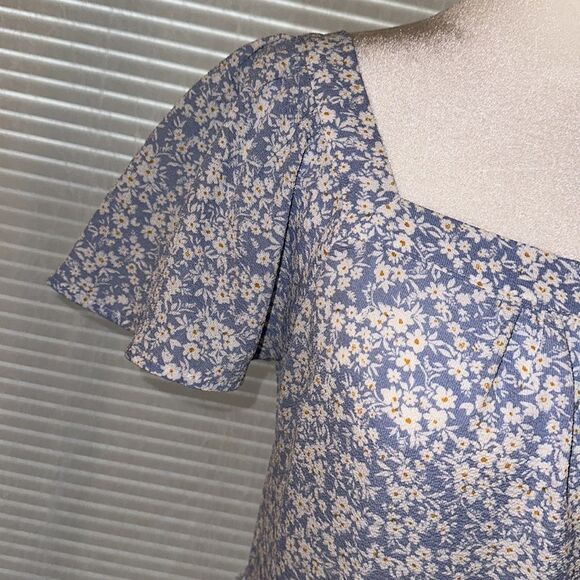 monteau S Blue White Gold Ditsy Floral Flutter Short Sleeve Tiered Midi Dress - Picture 6 of 12